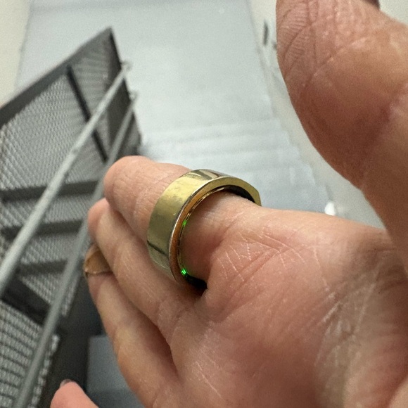 Gold Smart Ring - Picture 3 of 7